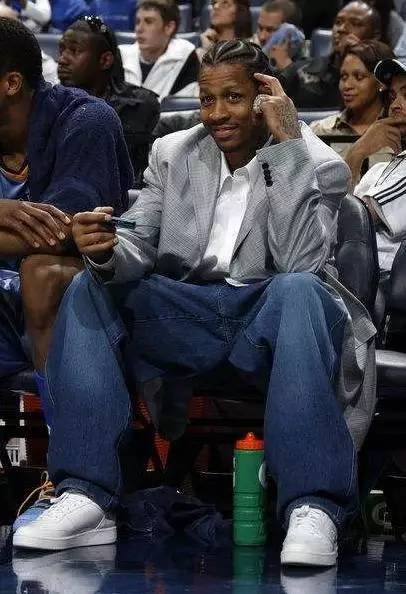 CBA球员伤病更新及赛季影响（CBA球员伤情最新进展与赛季走势影响）