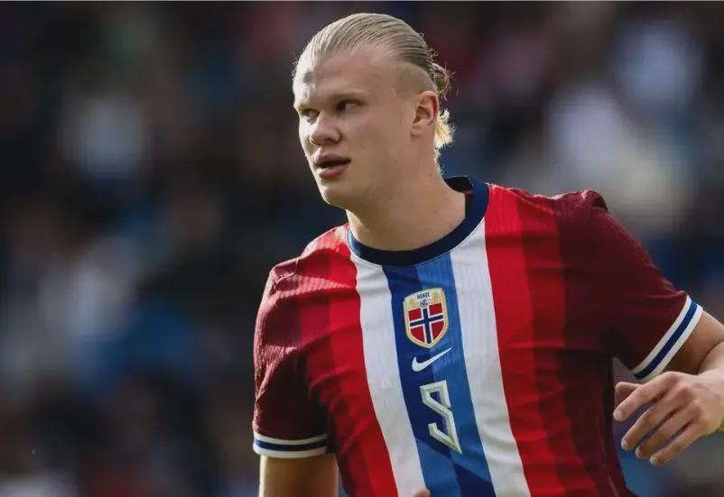 59岁的罗马里奥已与22岁女友分手，巴媒：他又有了新约会对象