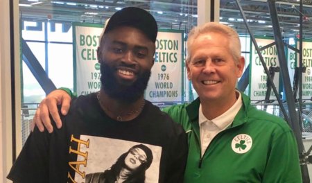 哈登近五战场均38+7+7，比肩詹姆斯成历史第二人（哈登近五场轰38+7+7，追随詹姆斯成历史第二人）