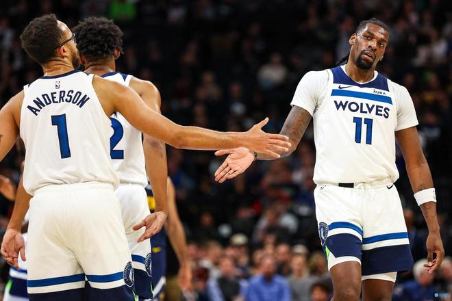 佩雷茨：诺伊尔是有史以来最优秀的门将；我本想成为汉堡首发（佩雷茨：诺伊尔堪称史上最佳门神；本想在汉堡坐稳主力）