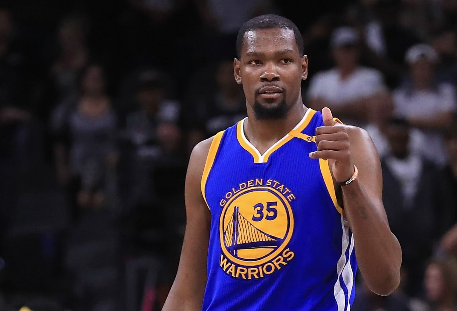 基德：弗拉格虽然才18岁，但他表现得像征战联盟多年的老将（基德：仅18岁的弗拉格已具多年老将风范）