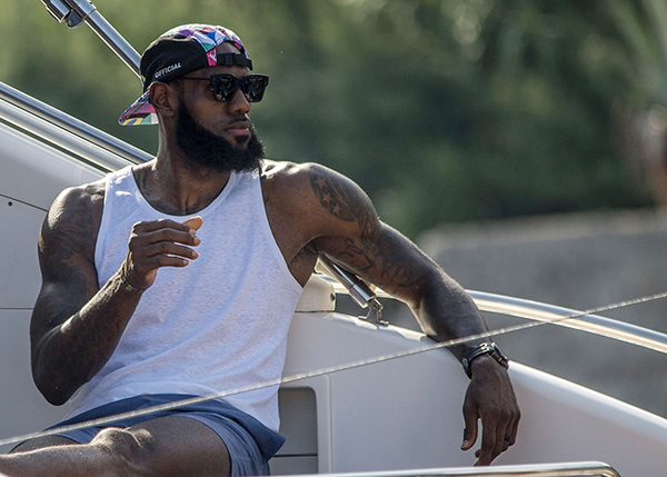 IBF重磅通知：闪电桑切斯与小托雷斯将争夺世界拳王强制挑战权（IBF官宣：“闪电”桑切斯与小托雷斯争夺世界拳王强制挑战资格）