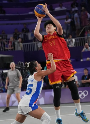 雷霆狂胜独行侠豪取14连胜！SGA三节打卡33分，浓眉9中1仅得2分（雷霆大胜独行侠豪取14连胜：SGA三节轰33分，浓眉9投1中仅2分）