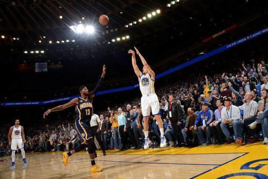 科曼：拜仁和巴黎是我最支持的球队，更支持拜仁一点（科曼：我最支持的球队是拜仁和巴黎，但更偏向拜仁一些）