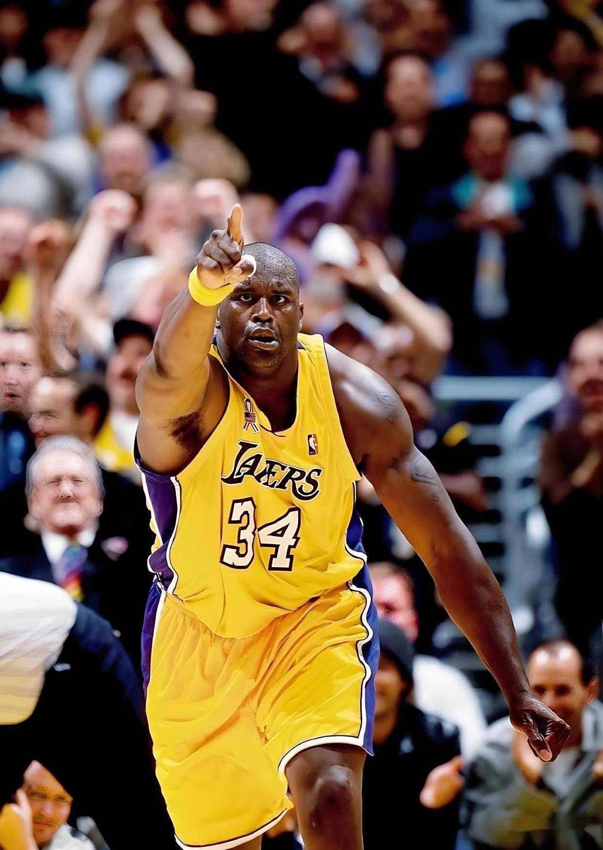 NBA官网更新MVP榜：约基奇、SGA、东契奇高居前三（NBA官网最新MVP排名出炉：约基奇、SGA、东契奇包揽前三）