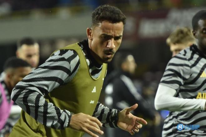 国米税前年薪排名：劳塔罗1660万欧第1，4人超千万（国米球员税前年薪榜：劳塔罗以1660万欧领跑，四将年薪破千万）